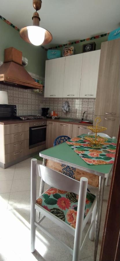 פולינה Maria Banana Guest House מראה חיצוני תמונה
