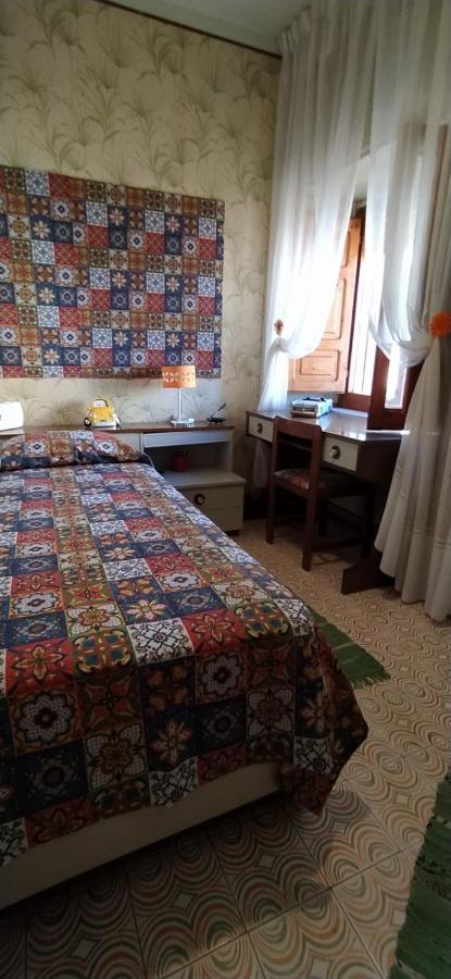 פולינה Maria Banana Guest House מראה חיצוני תמונה